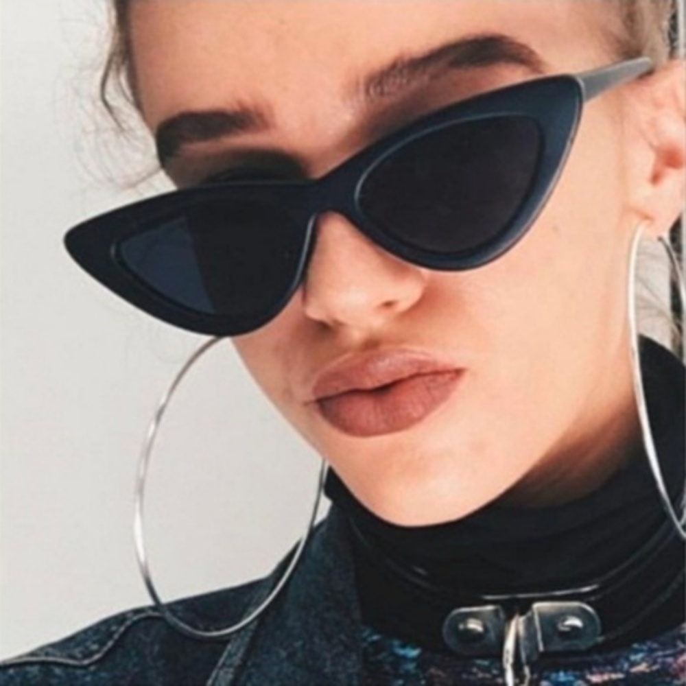 ✨NEW Retro Small Black Cat Eye Sunglasses✨ - Picture 6 of 7